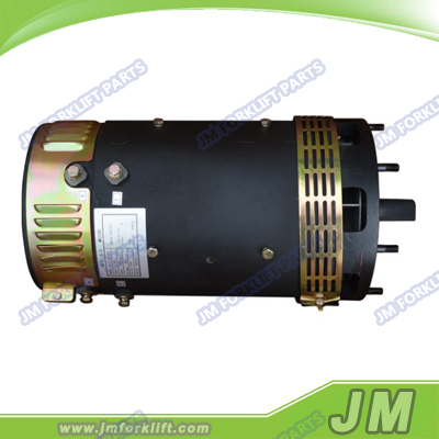 Traveling drive motor